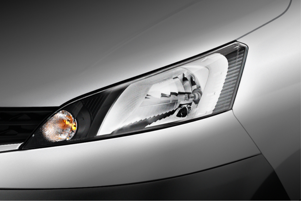 3/5 Large Headlamps Improve Night Vision