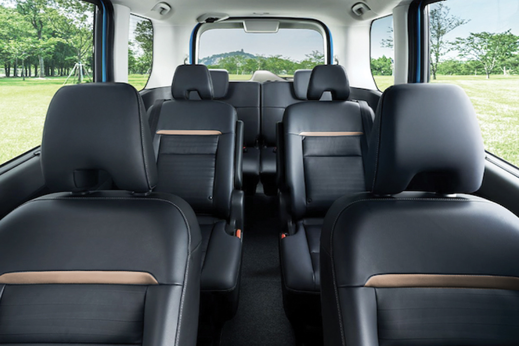 4/5 Walk-through convenience